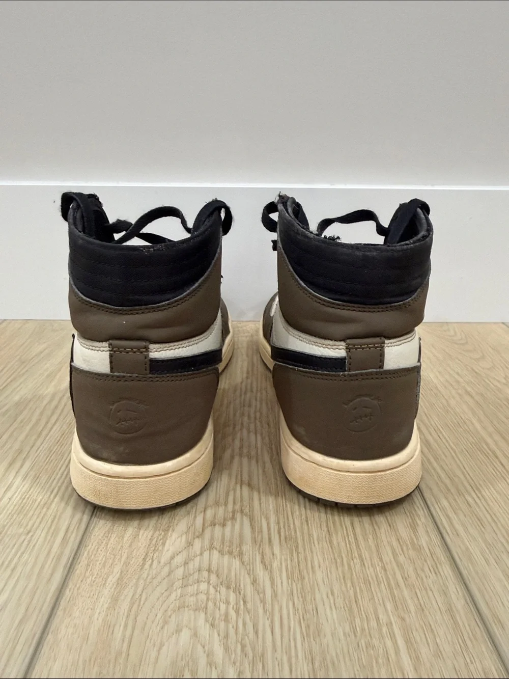 Nike Air Jordan 1 High OG Travis Scott Reverse Swoosh Mocha Brown White Black